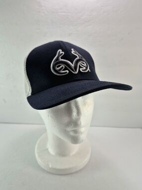 NWOT Realtree Navy Blue White Mesh Back Antler Logo Trucker Hat Cap Adjustable